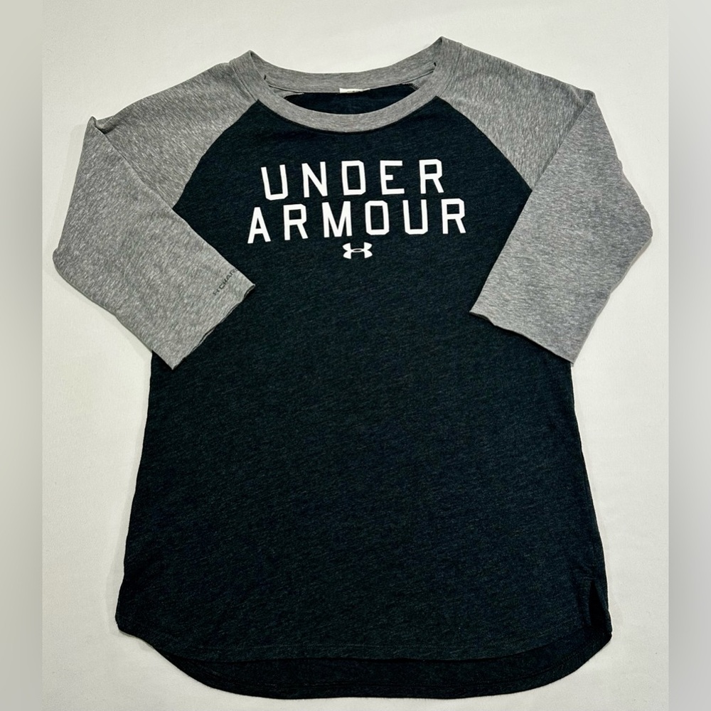 Under Armour 3/4 sleeve raglan baseball tee 
Size: Small
